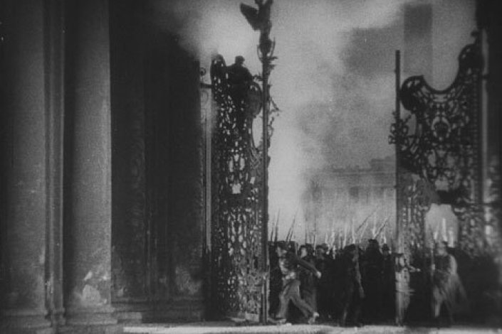 Fotograma de «Outubro», de Sergei Eisenstein