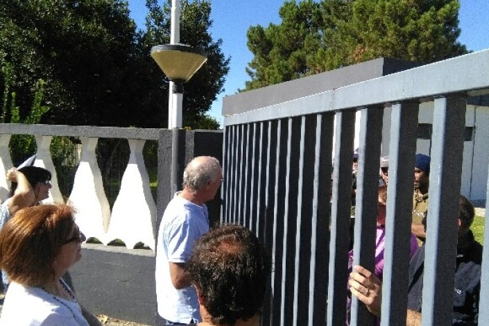 Arménio Carlos teve que falar com os trabalhadores do lado do exterior da empresa