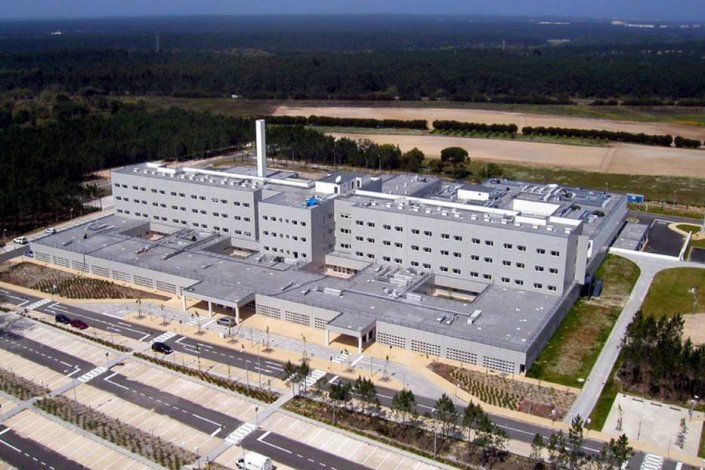 Sindicatos, utentes e autarquias manifestam-se contra encerramento de serviços no Hospital do Litoral Alentejano