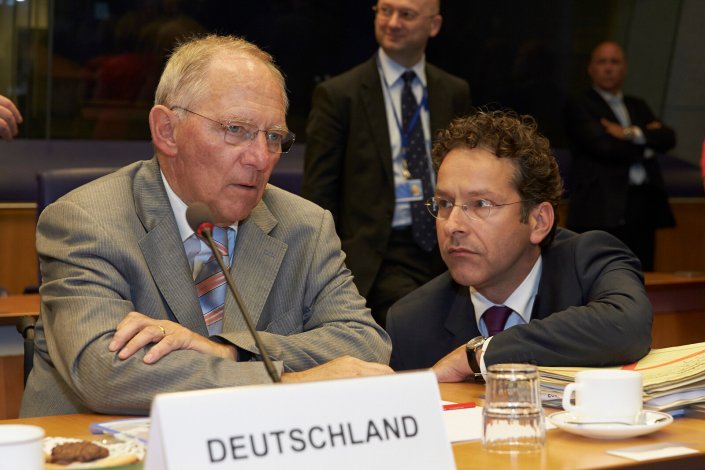 Jeroen Dijsselbloem com o ministro das Finanças alemão Wolfgang Schäuble, da União Cristã Democrata