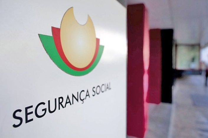 Trabalhadores da Segurança Social em Viana dizem sofrer pressões