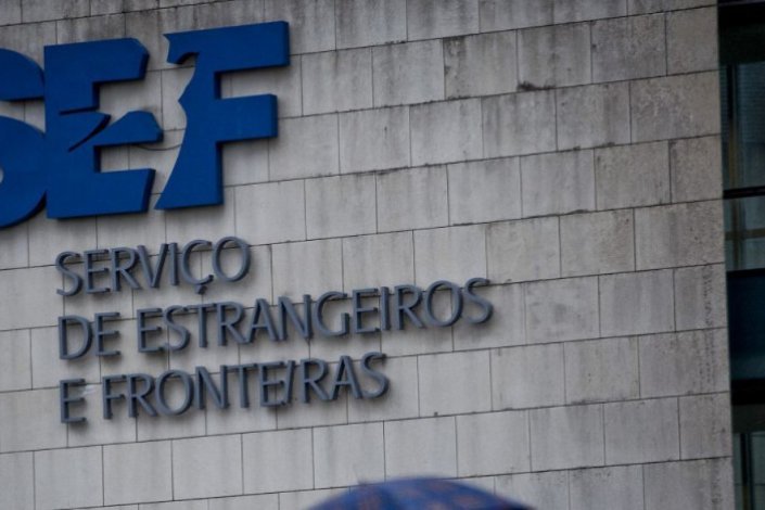 Trabalhadores não policiais do SEF estarão em greve durante seis meses