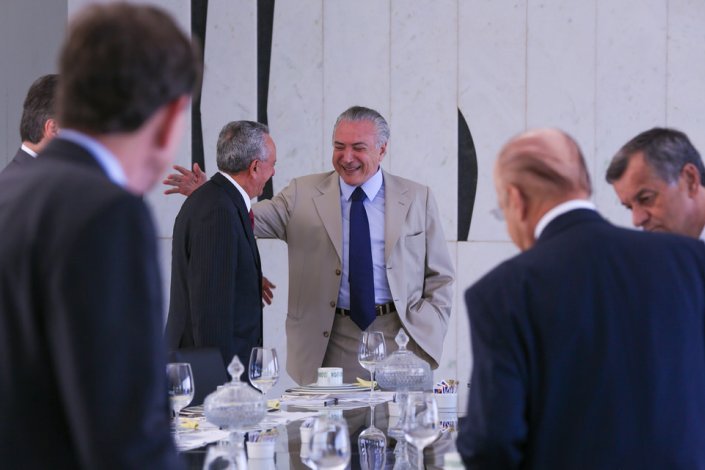 Michel Temer avança com mais ataques aos direitos sociais, agora atingindo a Previdência