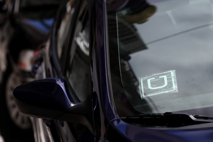 O tribunal deu razão a dois motoristas que processaram a multinacional norte-americana Uber