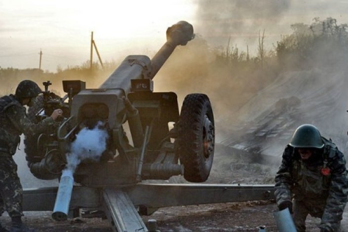 O Exército ucraniano tem bombardeado intensamente o Donbass, acusam as autoridades locais