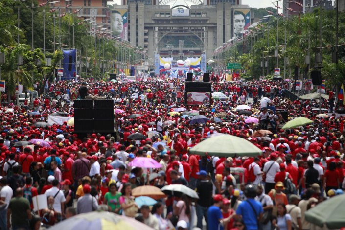 Milhares de pessoas mobilizaram-se, esta quinta-feira, em Caracas, para apoiar o processo constituinte