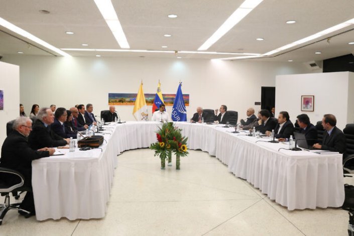 Reunião deste domingo entre representantes do Governo Bolivariano e da oposição