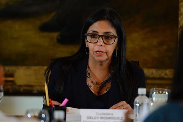 A ministra dos Negócios Estrangeiros da Venezuela, Delcy Rodríguez, no decorrer da conferência de imprensa, ontem, em Caracas