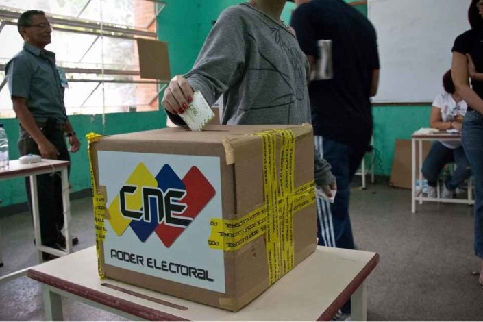 Observadores internacionais destacam o civismo e a participação no acto eleitoral que hoje está a decorrer na Venezuela