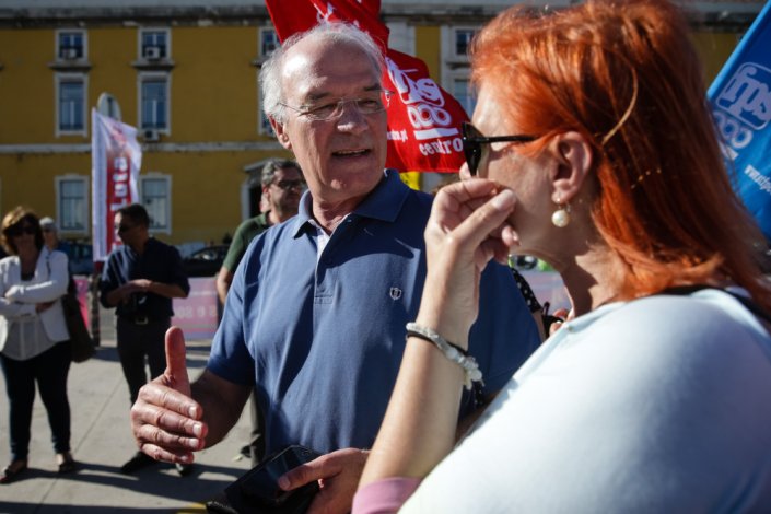 O secretário-geral da CGTP-IN, Arménio Carlos, durante a vigília de dirigentes e delegados sindicais da Função Pública, 8 de Maio